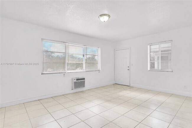 Foto del edificio - 6921 Rue Vendome