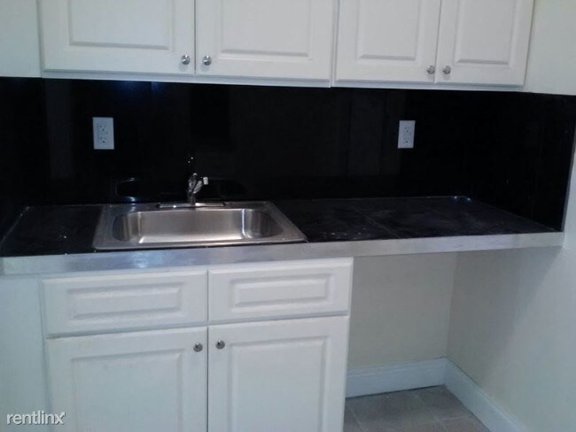 Building Photo - 2 br, 1 bath Apartment - 1254 NW 59th Street