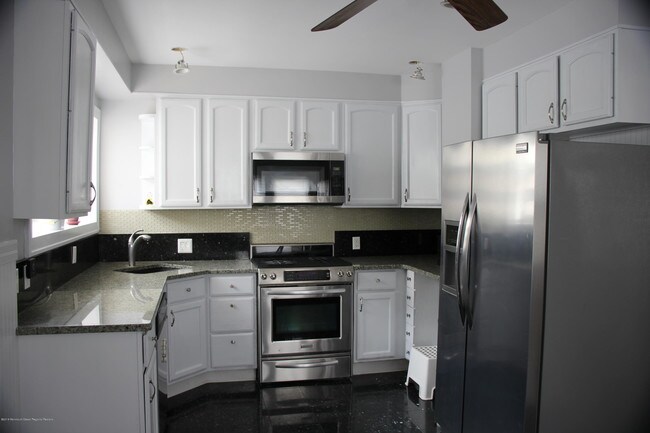 Foto del edificio - 768 Shaler Blvd