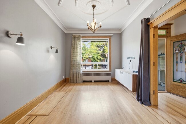 Photo du bâtiment - 10832 Av. d'Auteuil