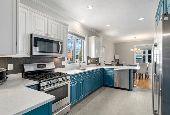 Building Photo - 368 Boylston St
