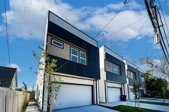 Building Photo - 4008 Bennington St