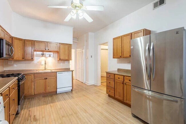 Foto del edificio - 3139 N Oakley Ave