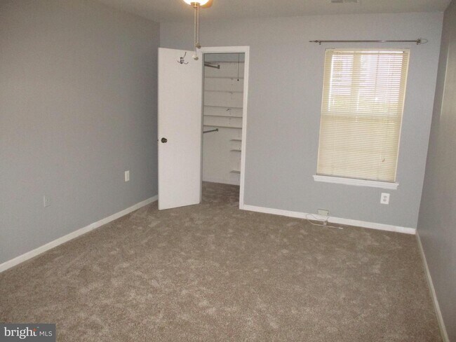 Building Photo - 2829 Yarling Ct