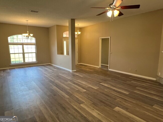 Building Photo - 202 Thompson Ct