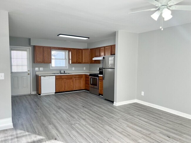 Foto del edificio - 654 Lakeside Ave