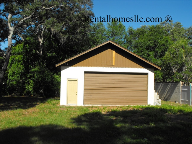 Photo - Total Privacy Home, Huge Detached Garage & No HOA in Beautiful Lake Mary