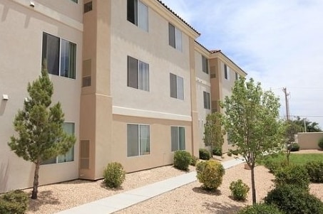 Building Photo - Mira Vista Villas Senior Living