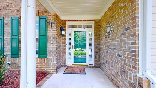 Building Photo - ****READY TO MOVE IN****