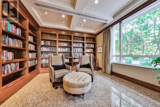 Photo du bâtiment - 1900 The Collegeway