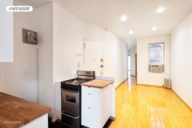 Foto del edificio - 257 W 12th St