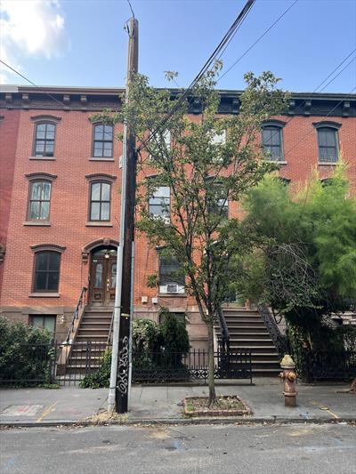 Building Photo - 150 Sussex St