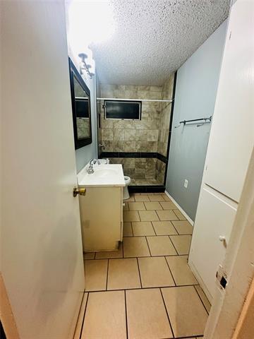 Building Photo - 3036 Albany Dr