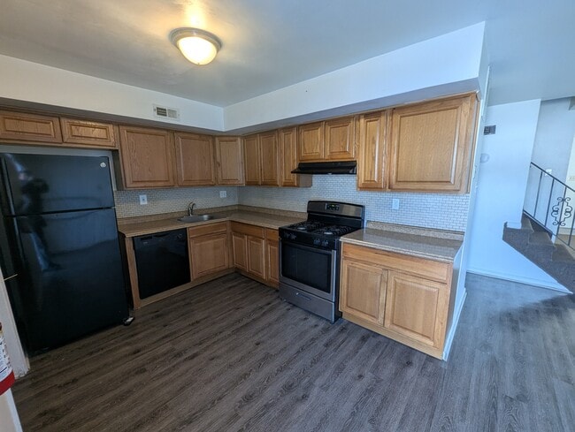 Photo - 136 Colonial Square Pl Townhome