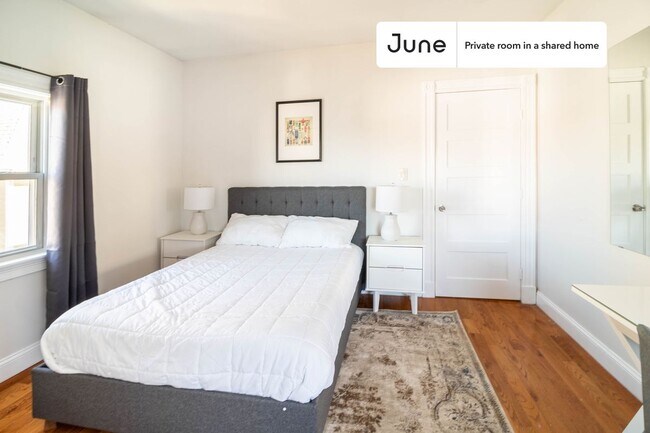 Foto del edificio - Room in Shared 7 bed/2 bath home