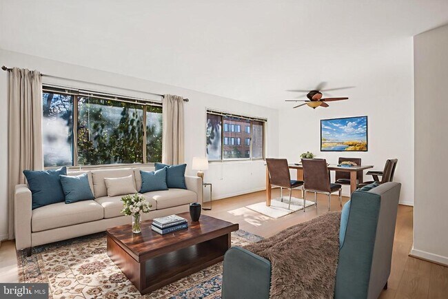 Foto del edificio - 3900 Tunlaw Rd NW