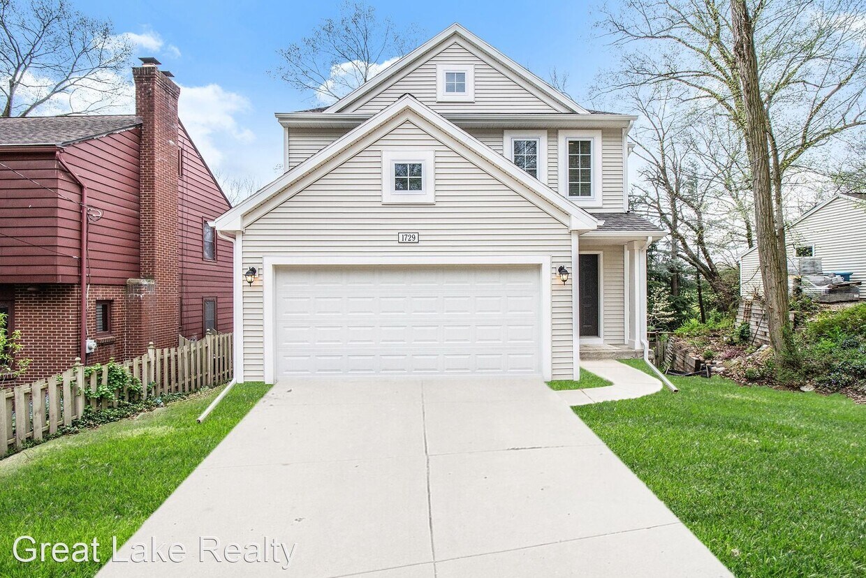 1729 Greenlawn Ave, Kalamazoo, MI 49006 House Rental in Kalamazoo, MI