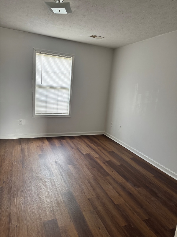 Foto del edificio - 1003 Whipporwill Dr