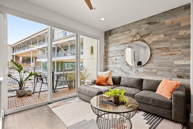 Foto del edificio - 604 N Bluff Dr