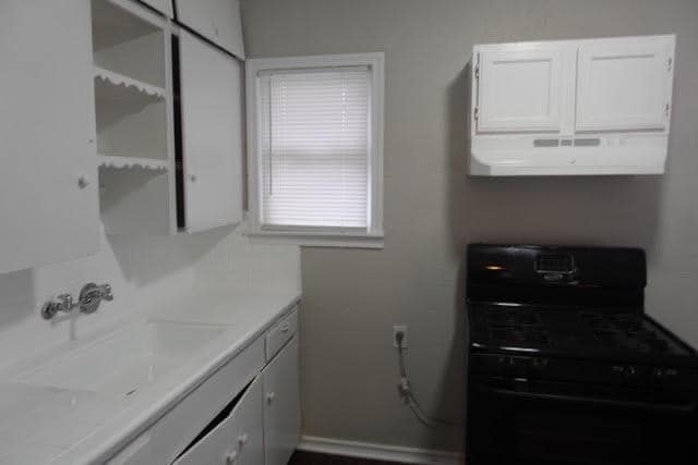 Foto del edificio - 8706 Cardella Ave