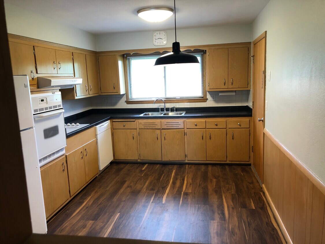 Primary Photo - 7330 W Fernwood Cir
