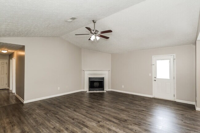 Foto del edificio - 39 Fairview Dr