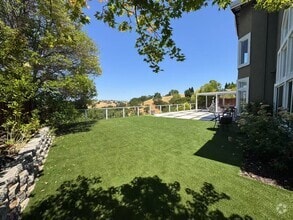 Building Photo - 1274 Sunrise Ridge Dr