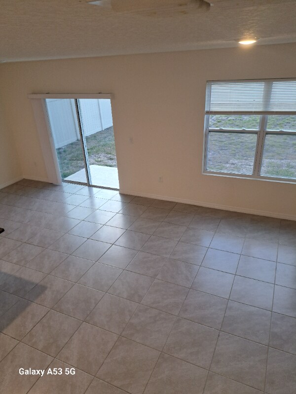 Foto del edificio - 5331 Timberland Ave