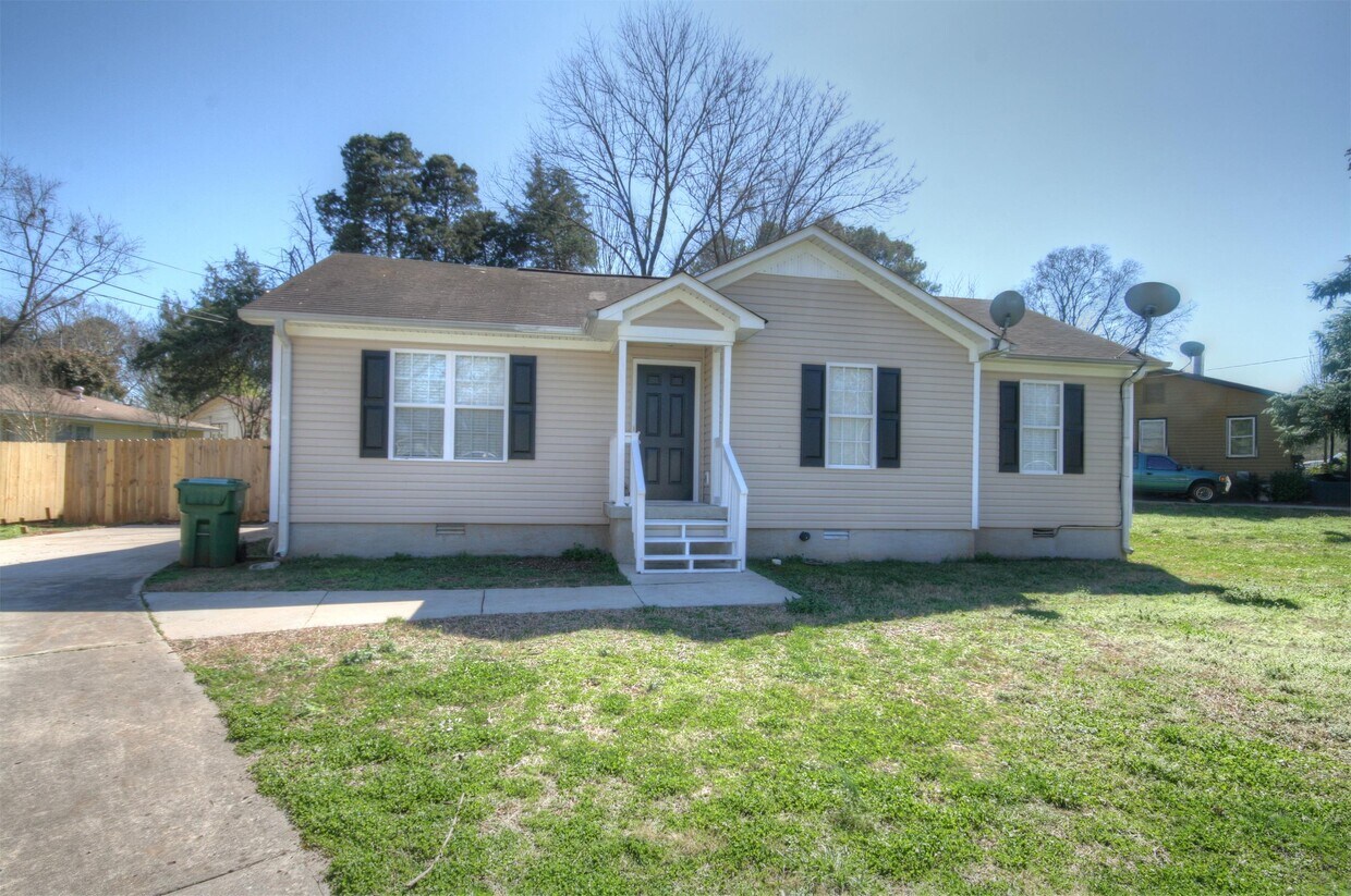 4203 Cloverdale Dr NW, Huntsville, AL 35805 House Rental in