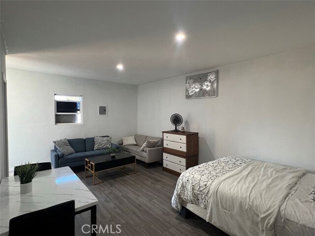 Foto del edificio - 821 Lombard Dr