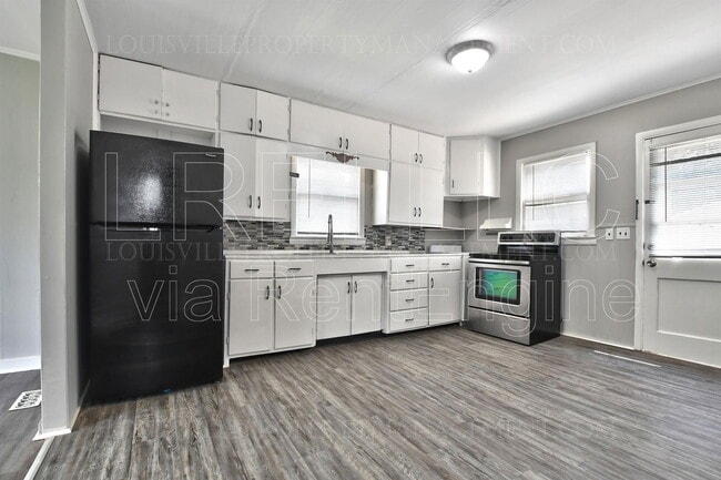 Building Photo - 1733 McDonald Ln