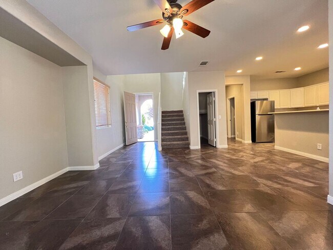 Building Photo - 9041 Wine Cellar Ave