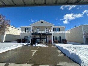 Building Photo - 707 S 5th W