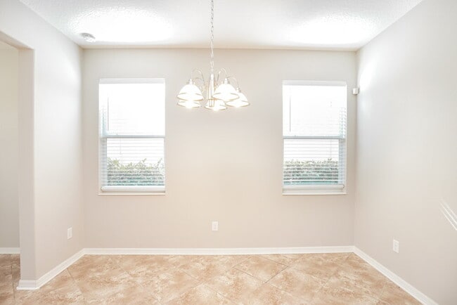 Foto del edificio - 6842 Little Blue Ln