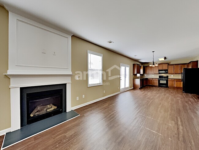 Building Photo - 5655 Livingston Ct