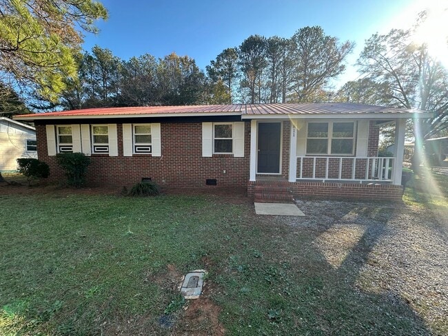 Building Photo - 811 Allen St