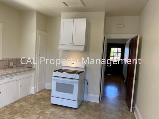 Building Photo - 2 Bedroom Home for Rent in South Salinas