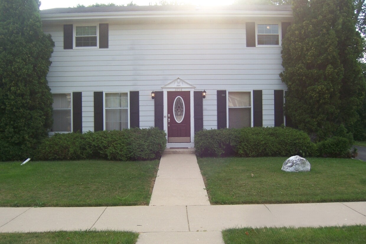 Primary Photo - 3716 10th Ave