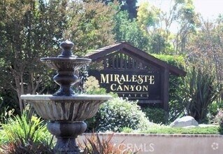 Building Photo - 344 Miraleste Dr