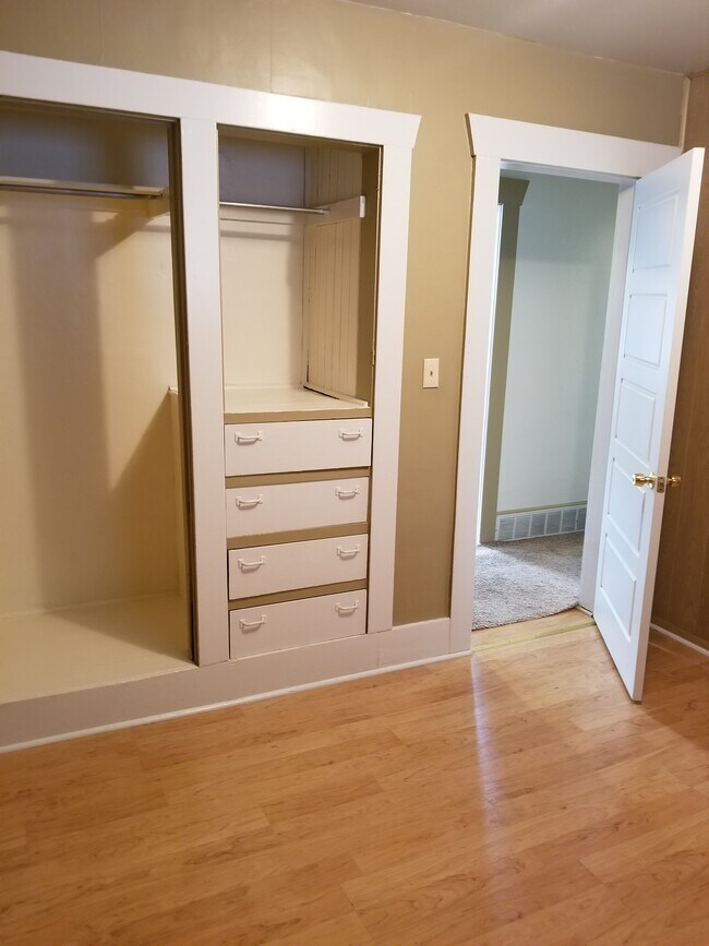 Building Photo - 61 E 400 S