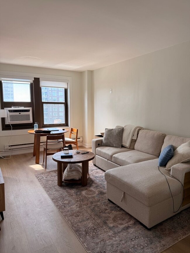 Interior Photo - The Archer