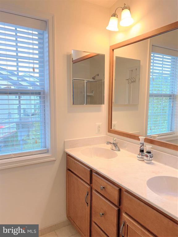 Building Photo - 43210 Loudoun Reserve Dr