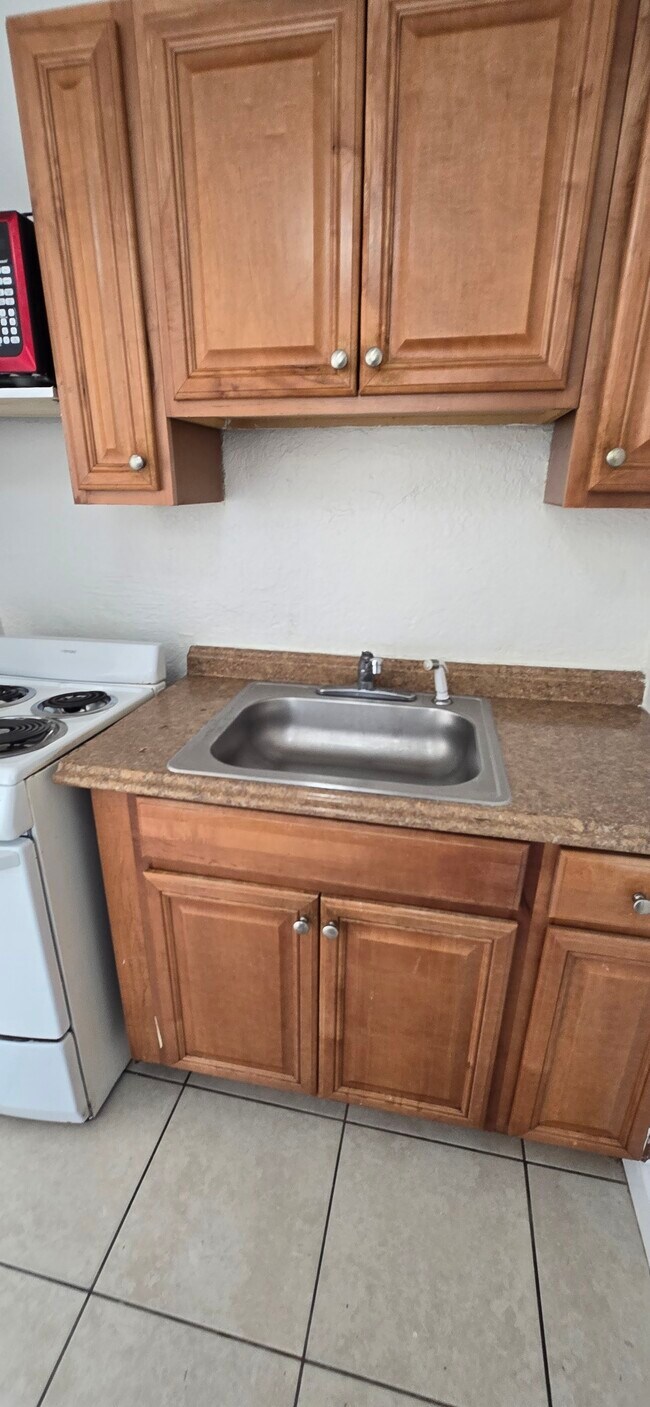 Foto del edificio - 5731 Flagler Street # 3