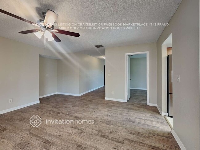 Building Photo - 1030 Oakwood Dr