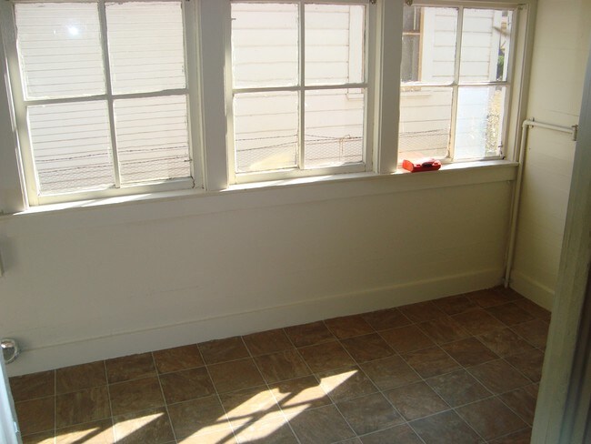 Lavandería remodelada de la cabaña - 1025 West St