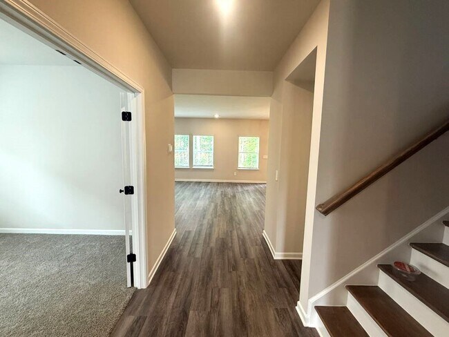 Building Photo - 2304 Grape Vine Wy