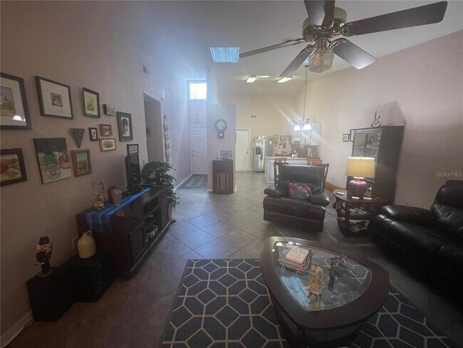 Building Photo - 324 NW 48th Blvd