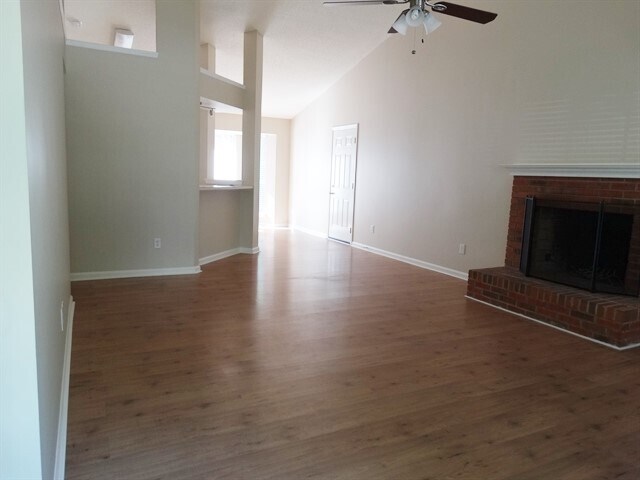 Foto del edificio - 3416 Armitage Dr