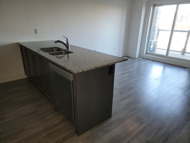Building Photo - 230 Lagerfeld Dr