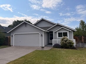 Building Photo - 3092 NE Tahoe Ct